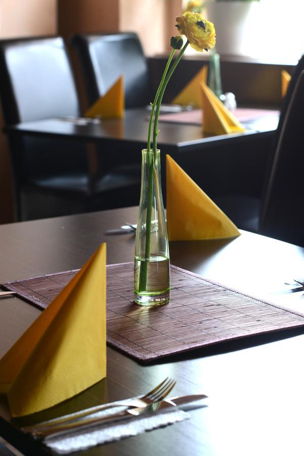 Hotel Jaegerhof Roth  ภายนอก รูปภาพ