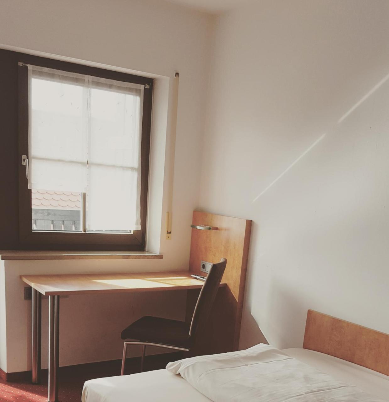 Hotel Jaegerhof Roth  ภายนอก รูปภาพ